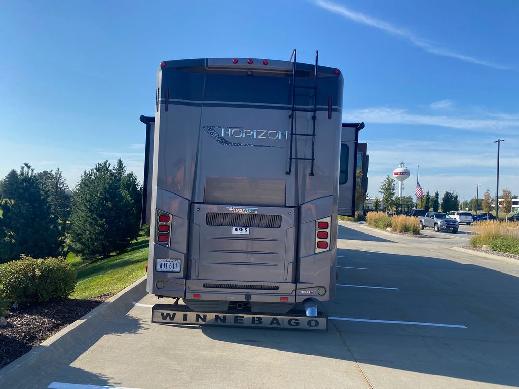 2019 Winnebago Horizon 42Q - National Vehicle