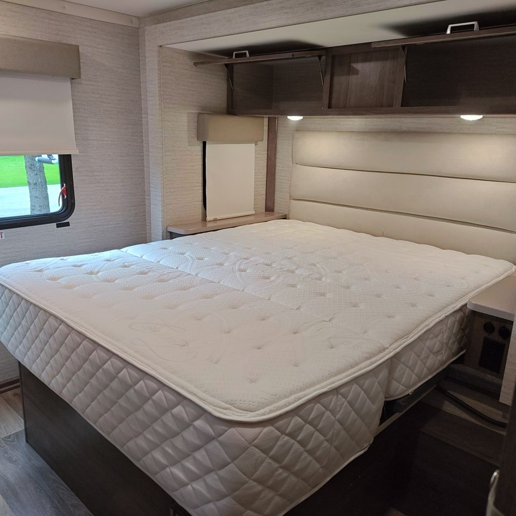 2022 Winnebago Minnie Winnie 26T - National Vehicle