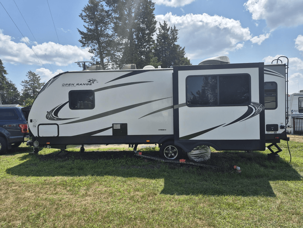 はと 2019 Highland Ridge Open Range Ultra Lite 2410RL - National Vehicle