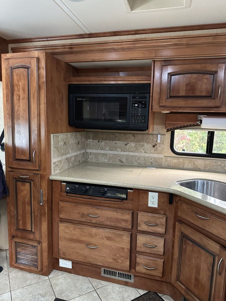 2011 Monaco Diplomat 43PKQ - National Vehicle