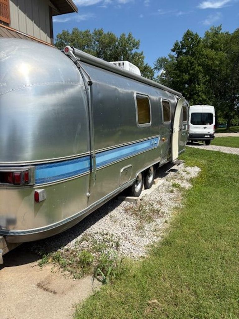 1985 Airstream Sovereign 31 - National Vehicle
