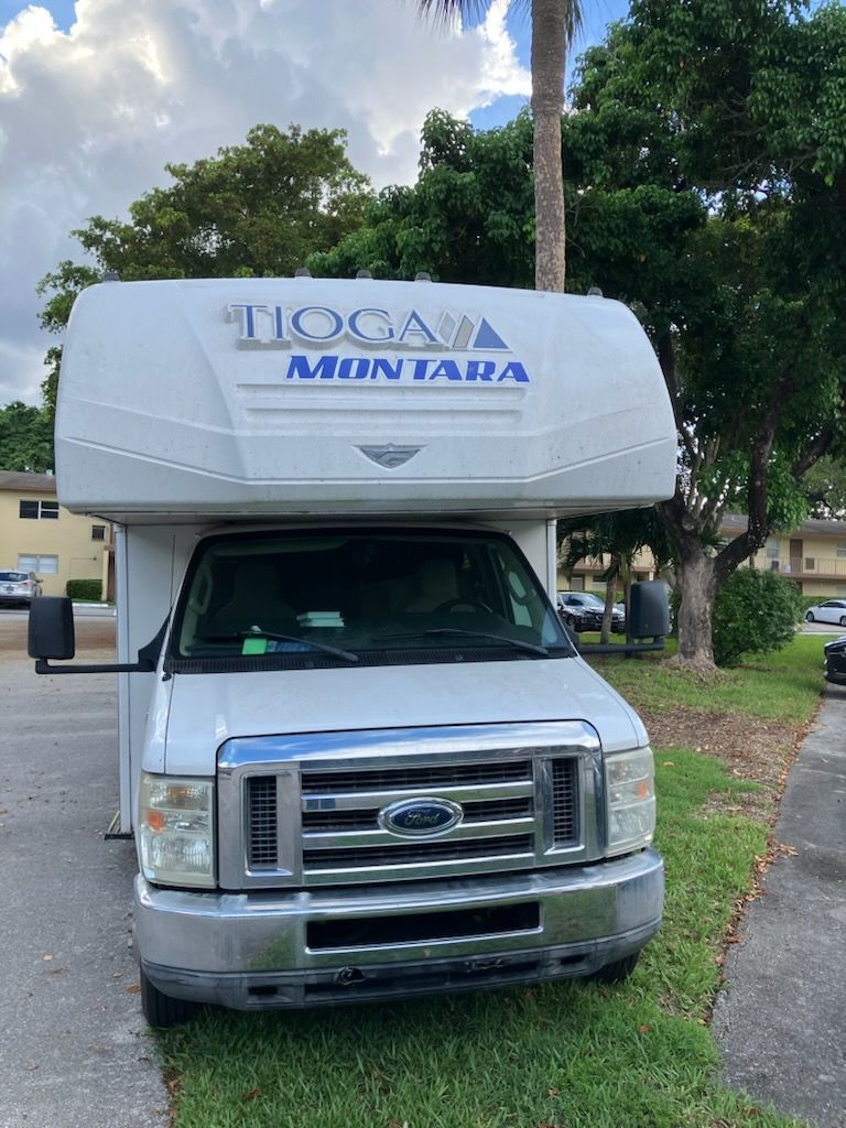 カントリー様 2011 Fleetwood Tioga Montara 23B - National Vehicle