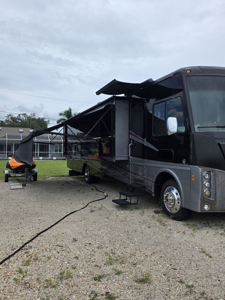 ネーム 2016 Winnebago Sightseer 36Z - National Vehicle