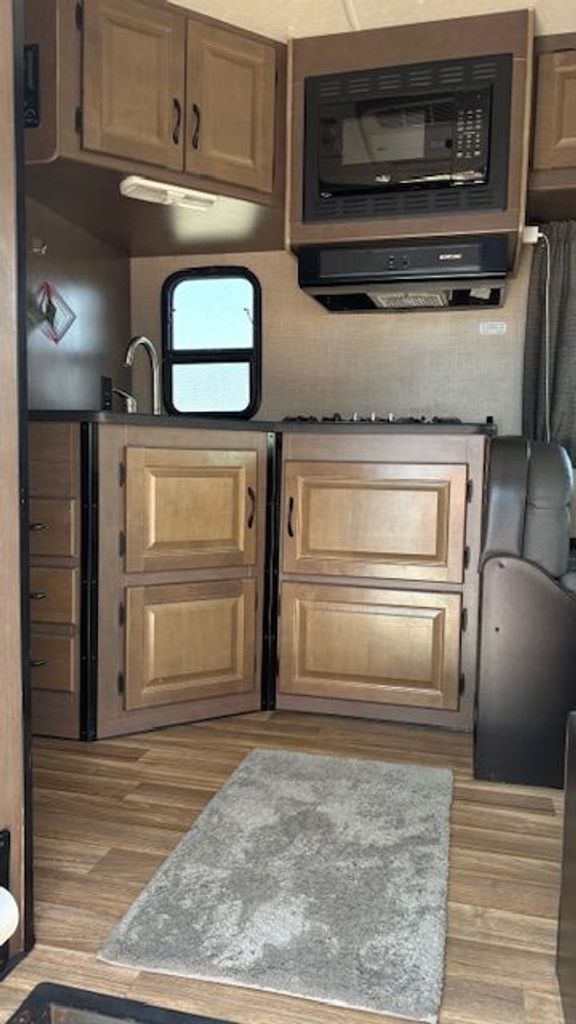 2019 Thor Motor Coach Majestic 28A - National Vehicle