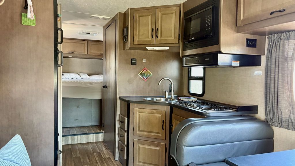 2019 Thor Motor Coach Majestic 28A - National Vehicle