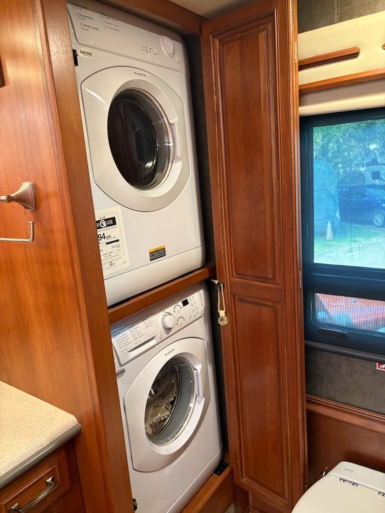 2015 Itasca Ellipse 42QD - National Vehicle