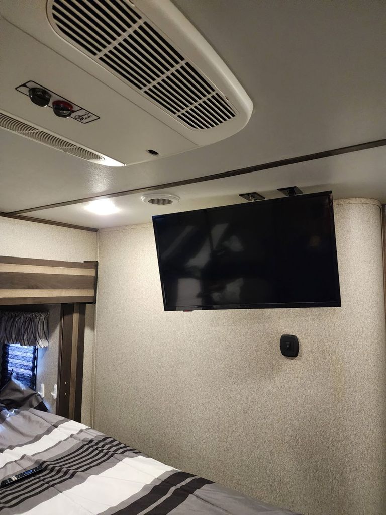 2019 Keystone Sprinter Limited 3551FWMLS - National Vehicle