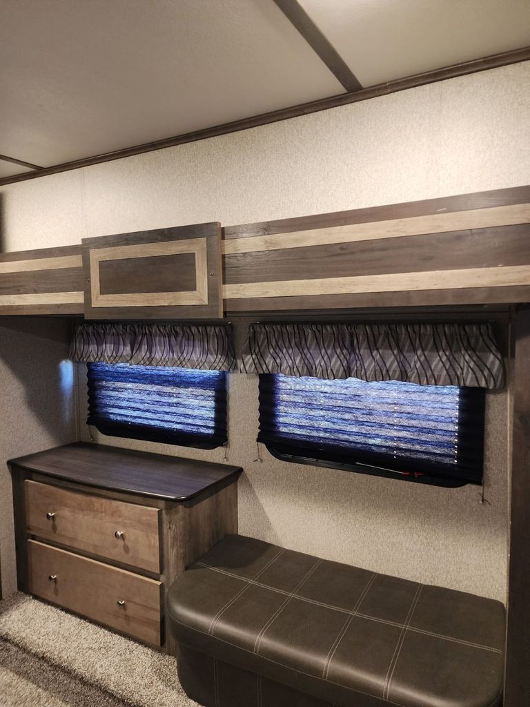 2019 Keystone Sprinter Limited 3551FWMLS - National Vehicle