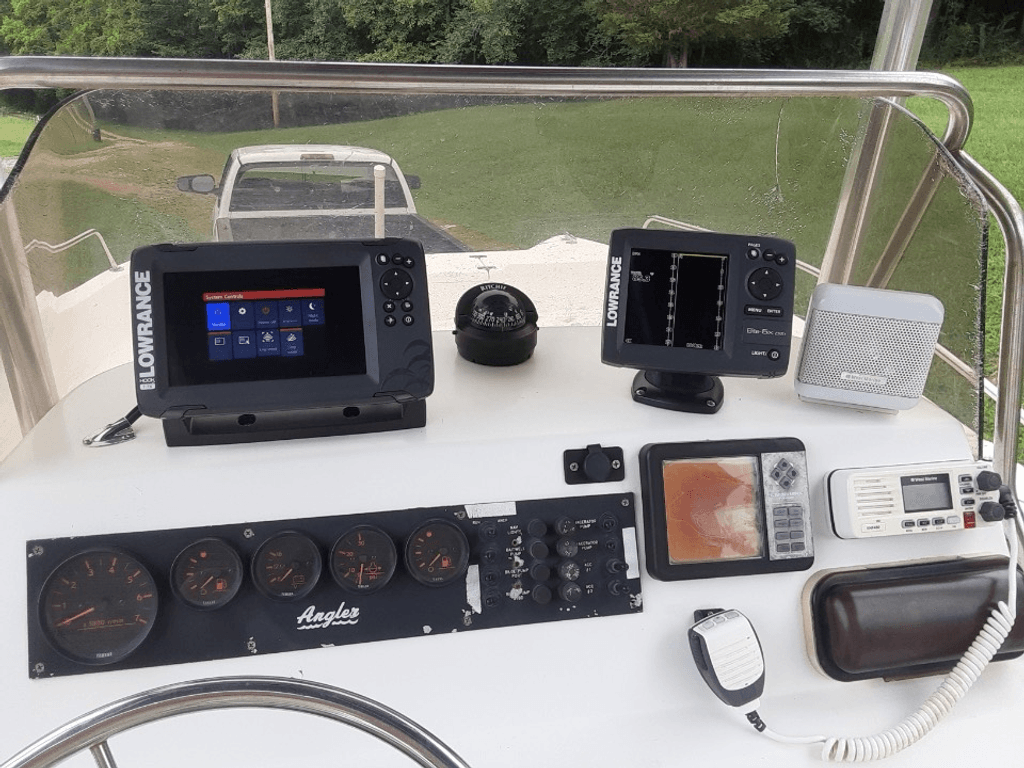 2000 Angler 190 C CC-OB - National Vehicle
