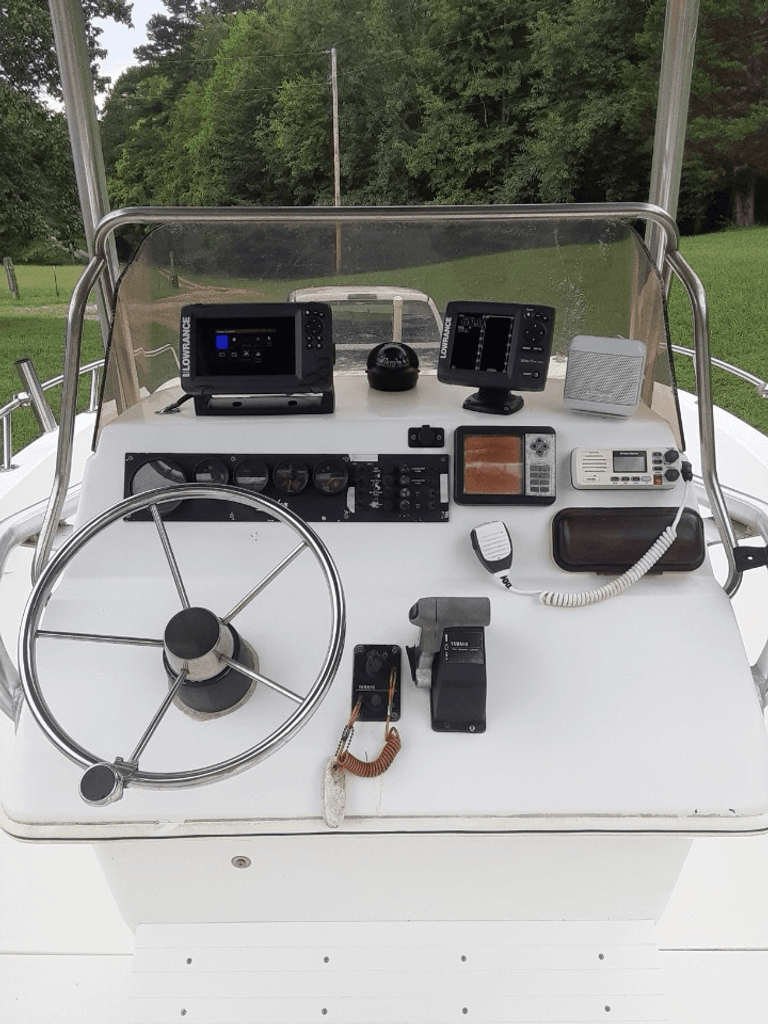 2000 Angler 190 C CC-OB - National Vehicle