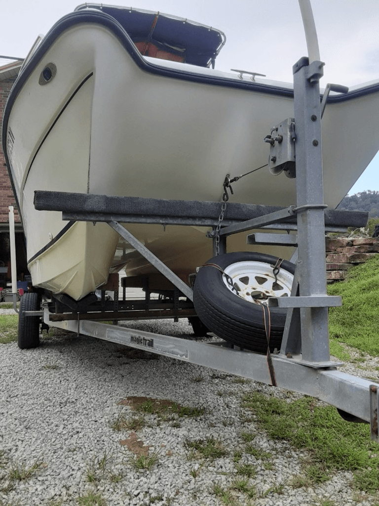 2000 Angler 190 C CC-OB - National Vehicle