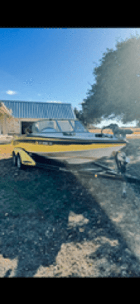 2004 Ranger 210 VS Reata - National Vehicle