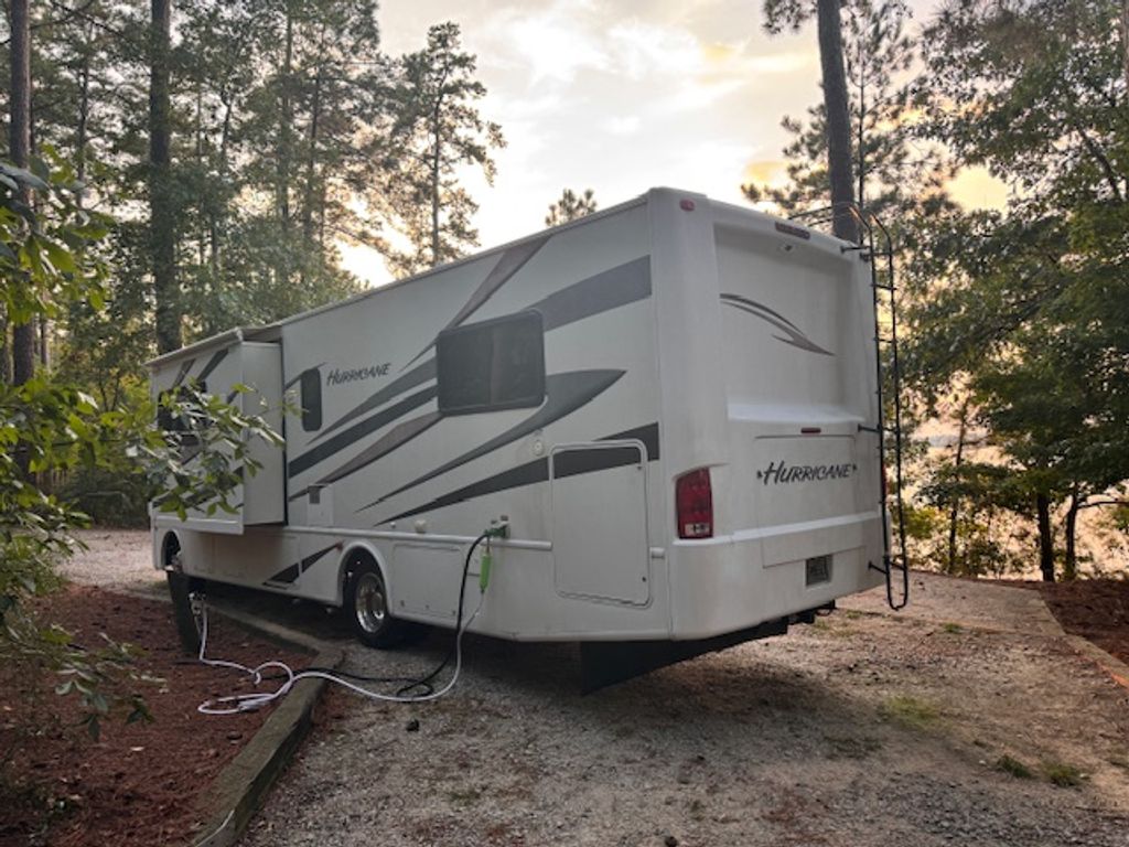 2011 Four Winds Hurricane 31D - National Vehicle