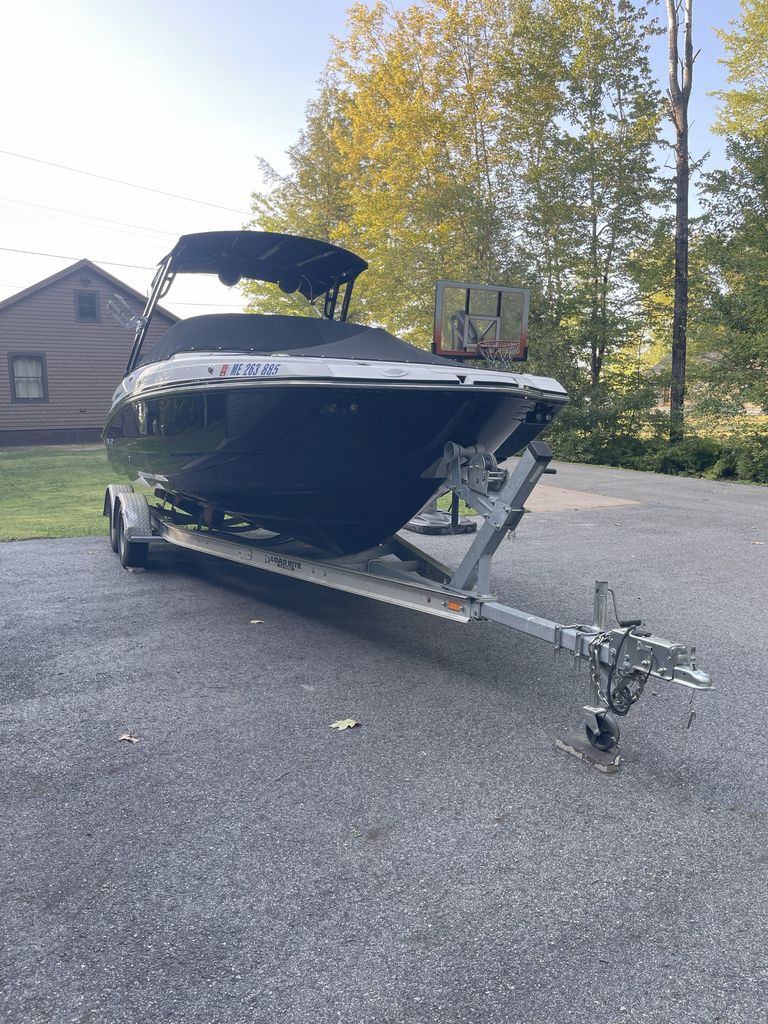 2017 Monterey M4 - National Vehicle