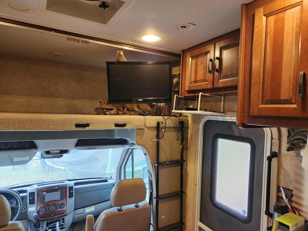 Sベッド 2014 Forest River Solera 24S - National Vehicle