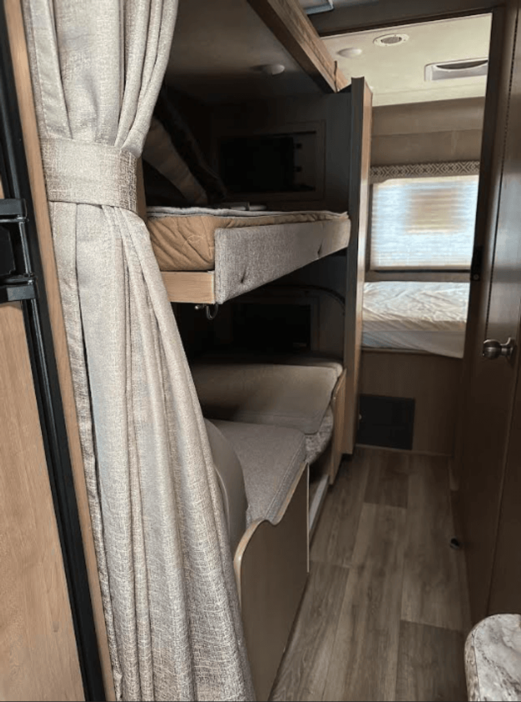 2018 Thor Motor Coach Chateau 30D - National Vehicle