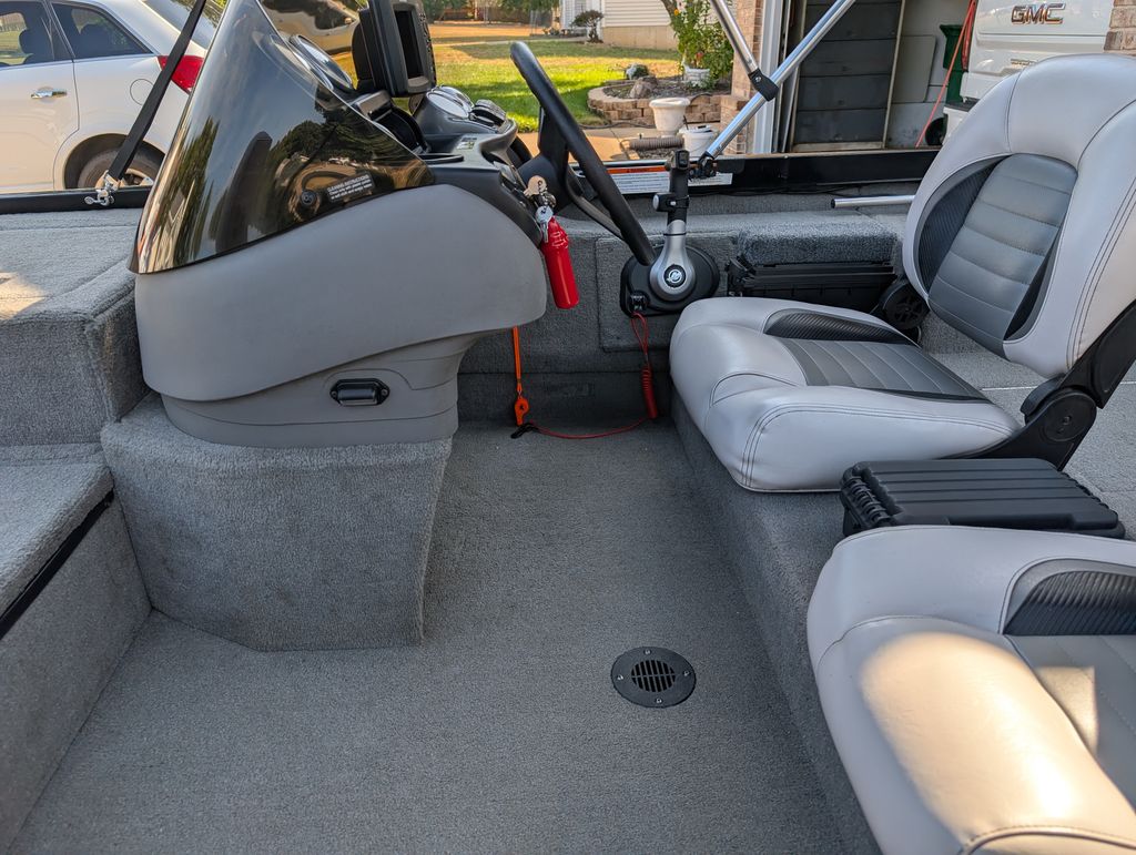 2009 Crestliner Crappie 17 - National Vehicle