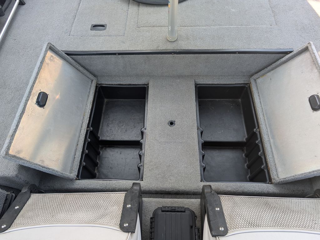その4 2009 Crestliner Crappie 17 - National Vehicle