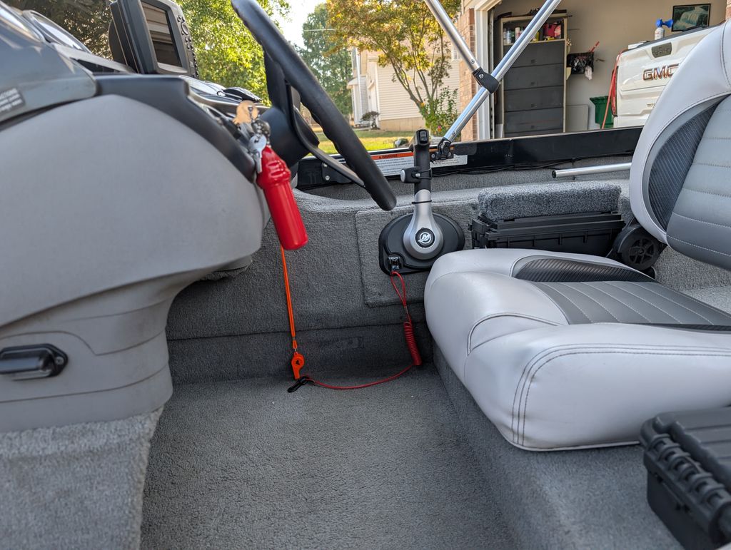 2009 Crestliner Crappie 17 - National Vehicle