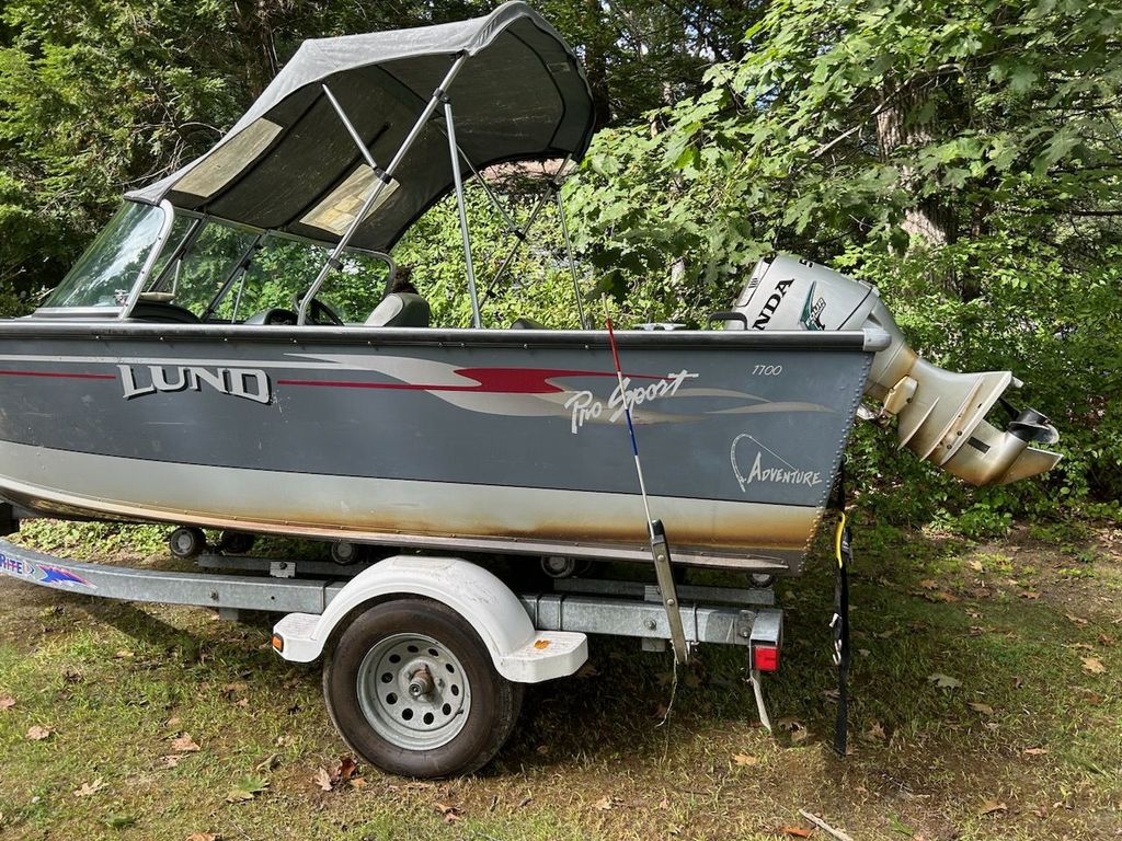 2004 Lund Adventure Sport 1700 - National Vehicle
