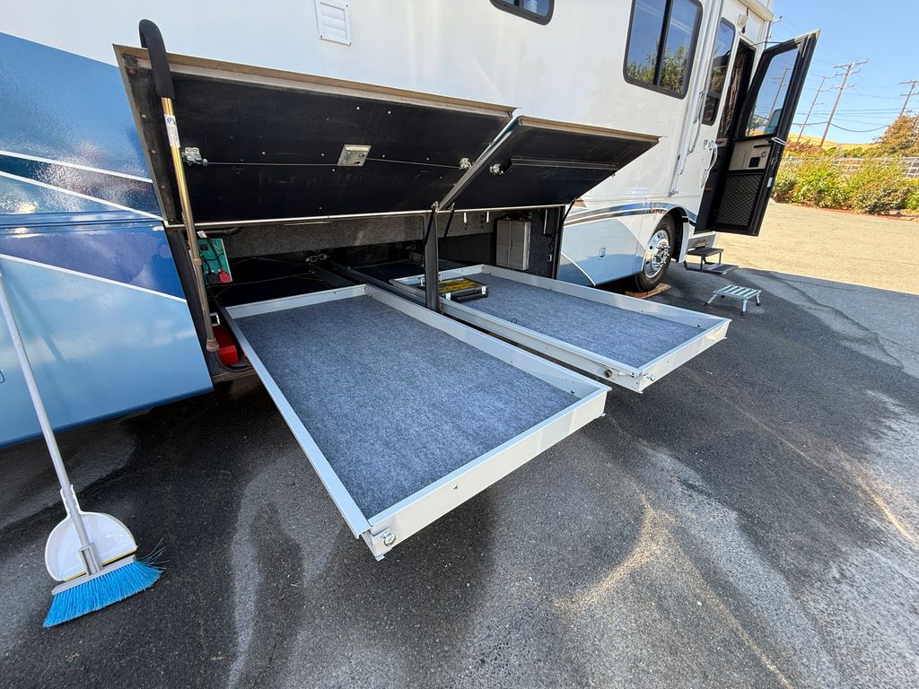2000 Odessa Overland Lorado 4144 - National Vehicle