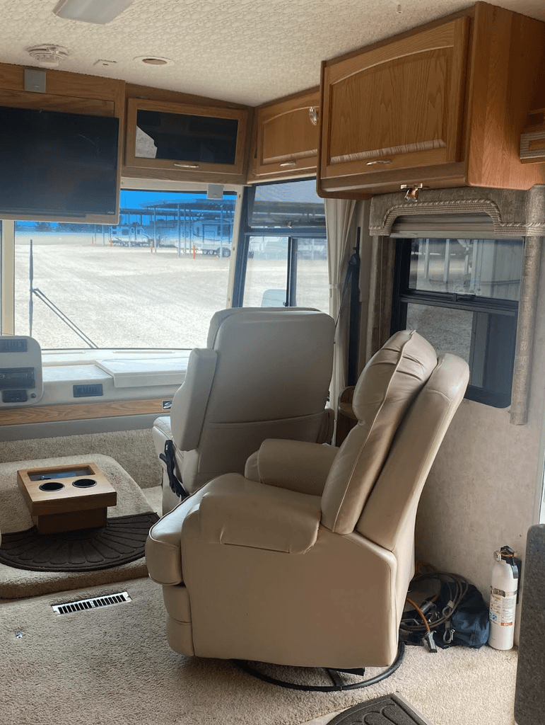 2004 Itasca Suncruiser 33V - National Vehicle