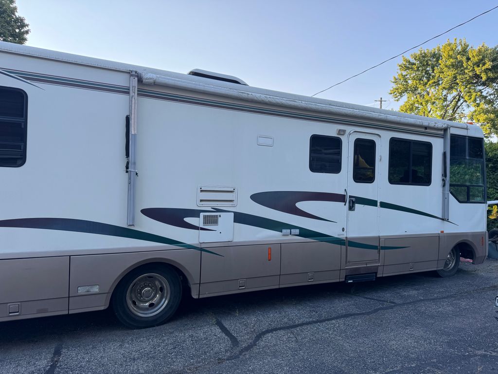 hime‼️ 1996 Winnebago Vectra 34RA - National Vehicle