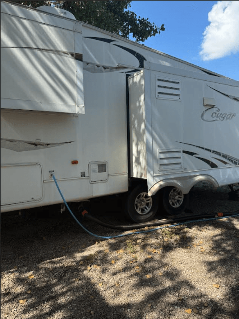 ディーゼル 2011 Keystone Cougar 326MKS - National Vehicle