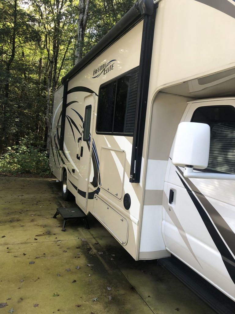 2018 Thor Motor Coach Freedom Elite 29FE - National Vehicle