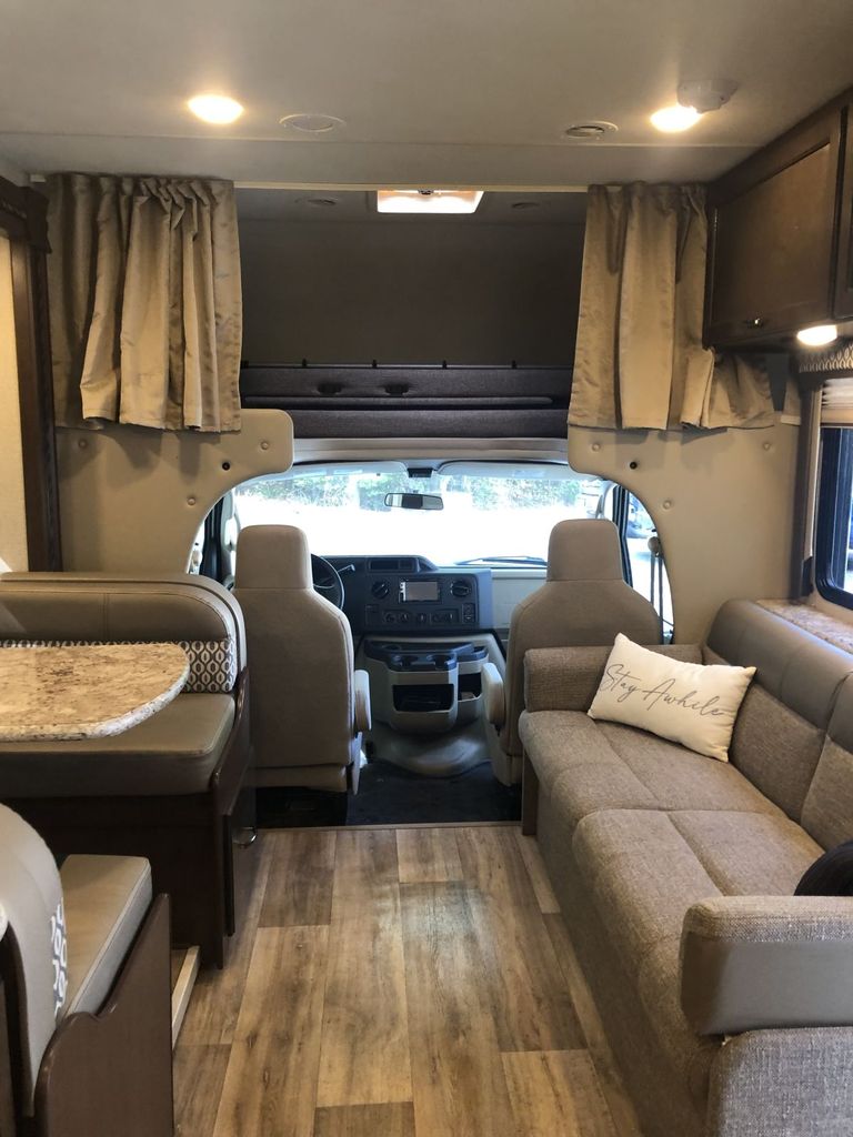 2018 Thor Motor Coach Freedom Elite 29FE - National Vehicle