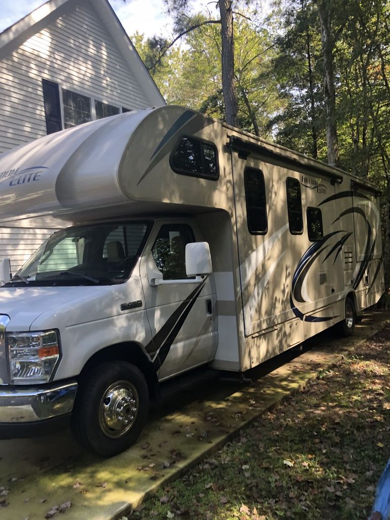 2018 Thor Motor Coach Freedom Elite 29FE - National Vehicle