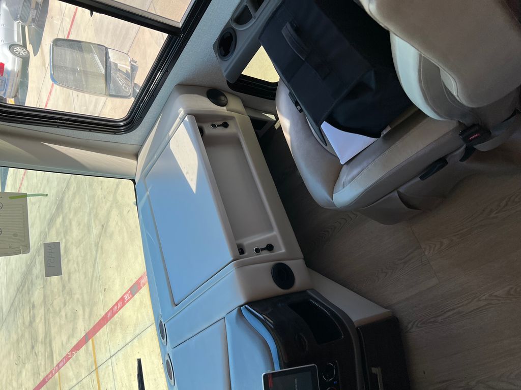 2023 Thor Motor Coach Palazzo 37.6 - National Vehicle