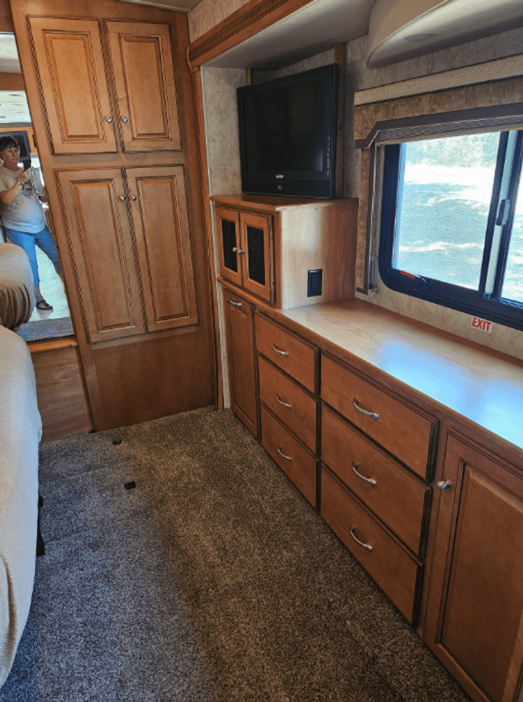 写真3 2010 Winnebago Journey Express 34Y - National Vehicle