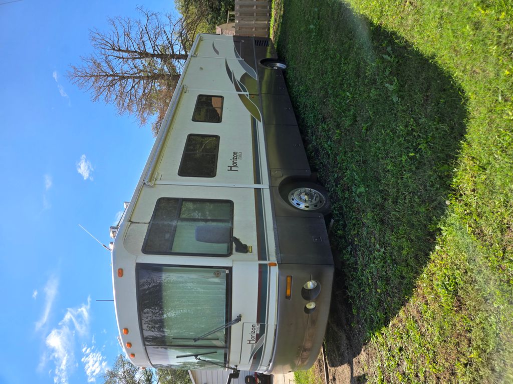 2002 Itasca Horizon 39QD - National Vehicle