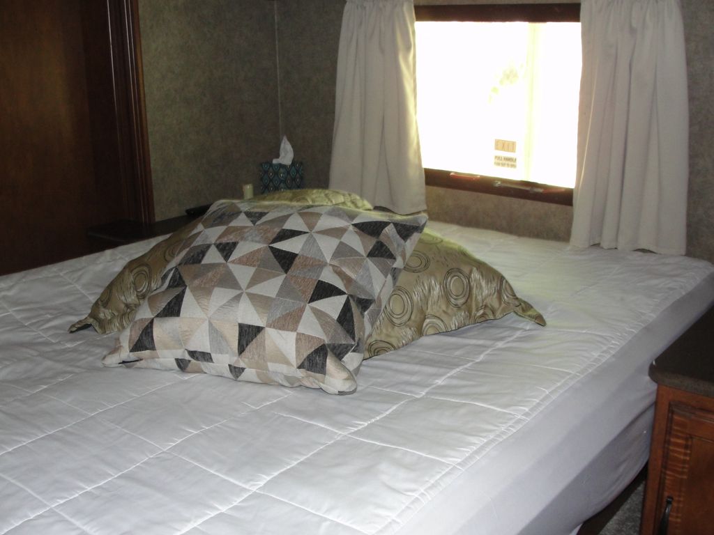 2013 Coachmen Mirada 35DS - National Vehicle