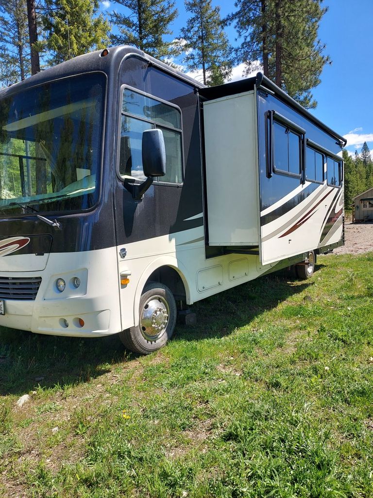 2013 Coachmen Mirada 35DS - National Vehicle