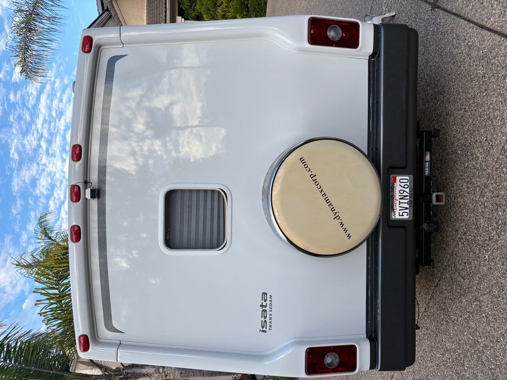 2005 Dynamax Isata Touring Sedan 250 - National Vehicle