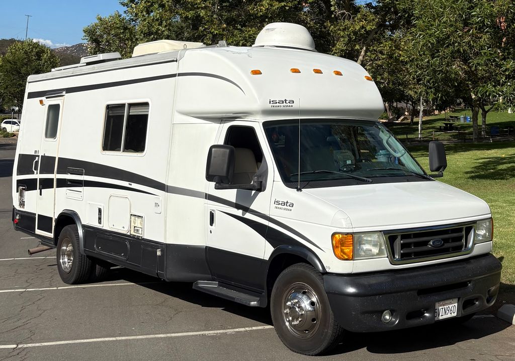 2005 Dynamax Isata Touring Sedan 250 - National Vehicle