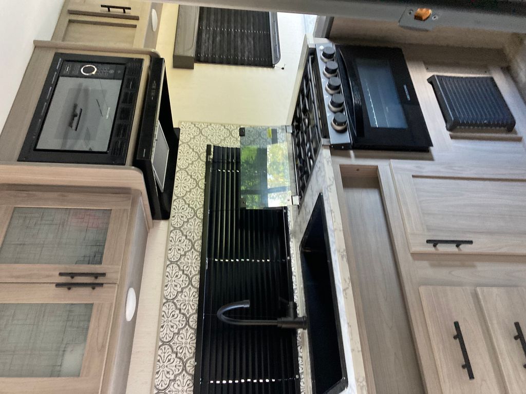 サーフ 2022 Dutchmen Coleman Lantern LT 202RD - National Vehicle