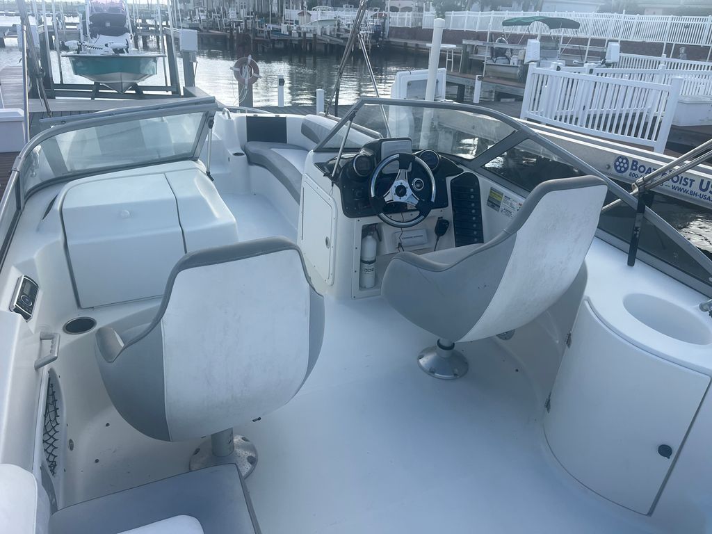 ドルフィン 2015 Splendor Sunstar 24 - National Vehicle