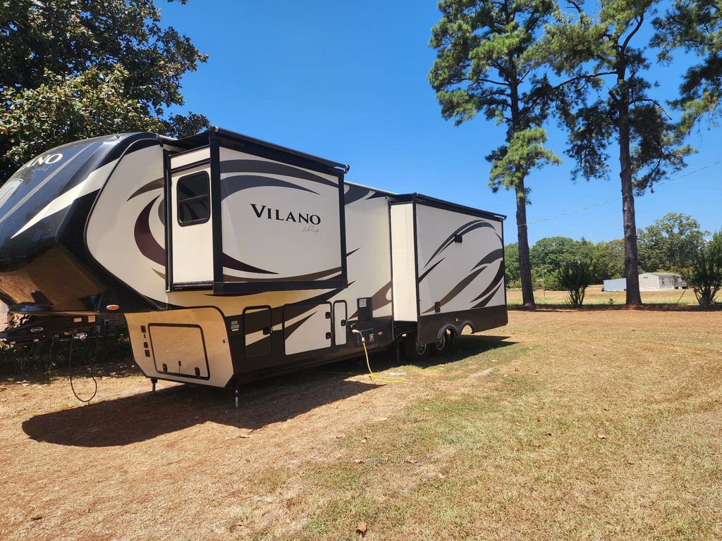 2016 Vanleigh Vilano 365RL - National Vehicle