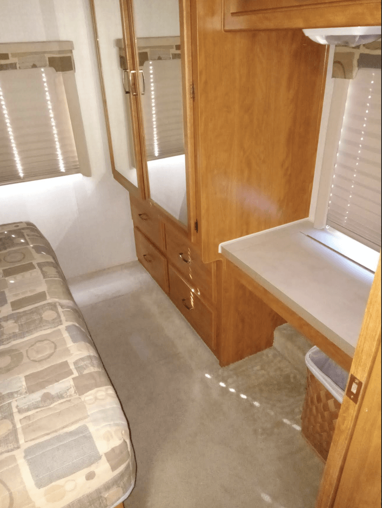 2007 Fleetwood Tioga 31K - National Vehicle