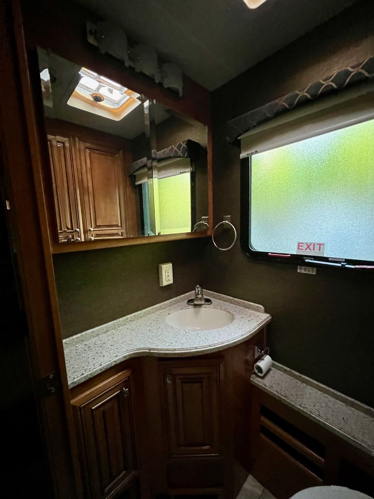 2015 Thor Motor Coach Tuscany XTE 40GQ - National Vehicle