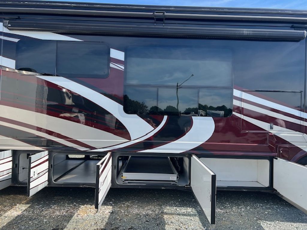2015 Thor Motor Coach Tuscany XTE 40GQ - National Vehicle