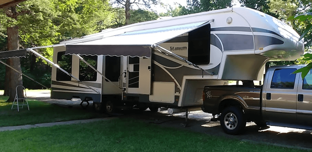 パワー 2006 Glendale Titanium 34E39QS - National Vehicle