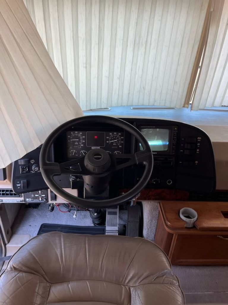 1998 Winnebago Chieftain 36WL - National Vehicle