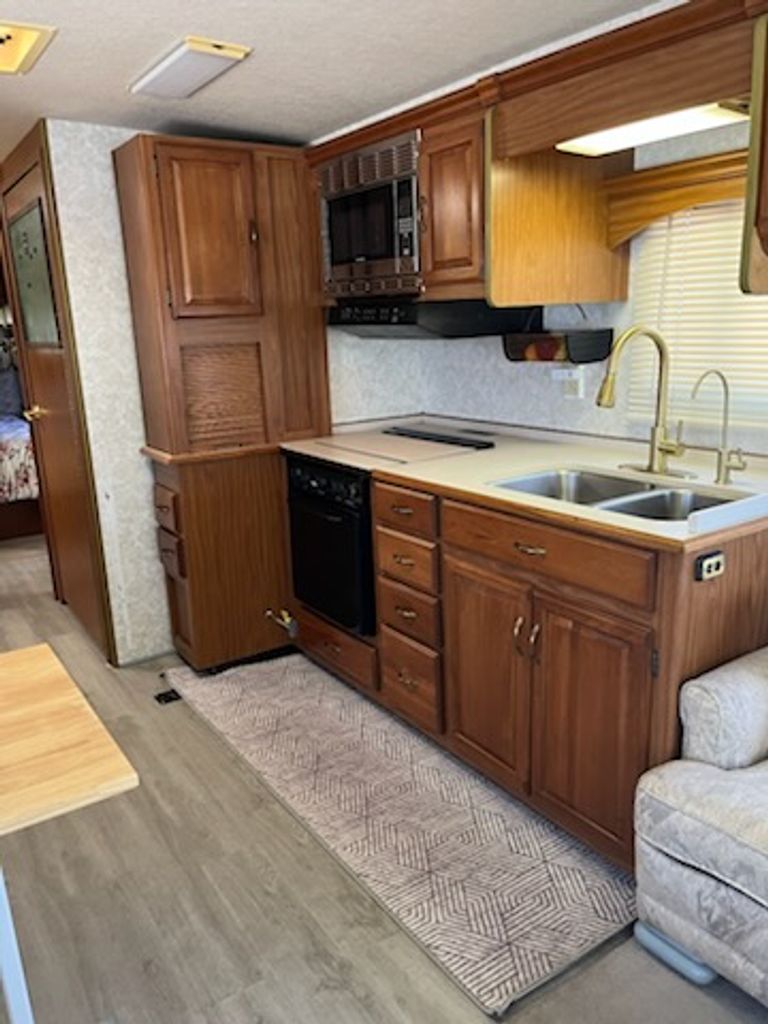 1998 Winnebago Chieftain 36WL - National Vehicle