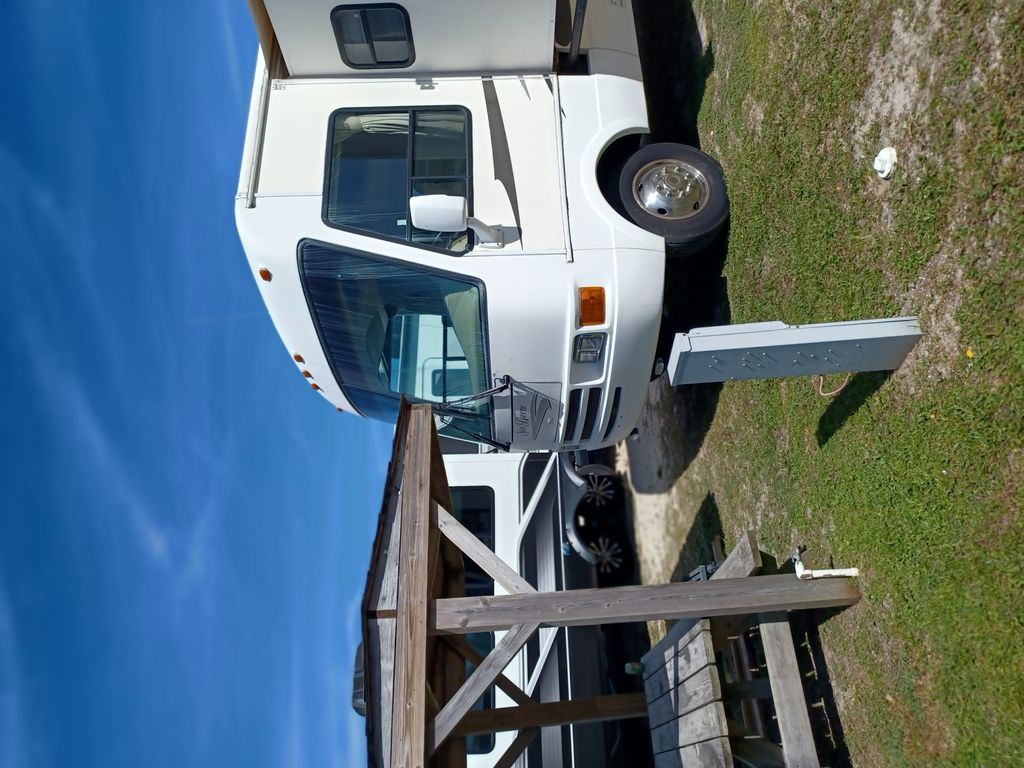 2004 National RV Sea Breeze 8321LX - National Vehicle