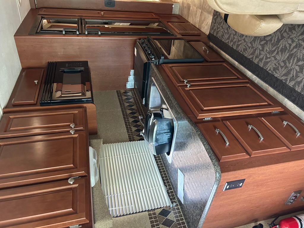 2013 Thor Motor Coach Daybreak 32HD - National Vehicle