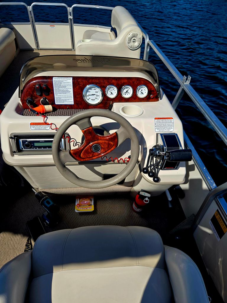 2005 Sun Tracker Party Barge 21 Signature - National Vehicle